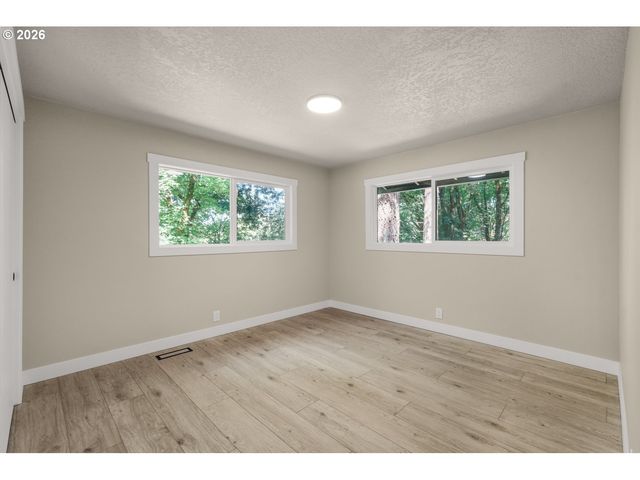 22420 S PARROT CREEK Rd, Oregon City, OR 97045
