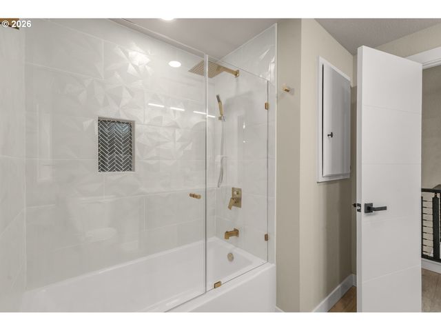 22420 S PARROT CREEK Rd, Oregon City, OR 97045