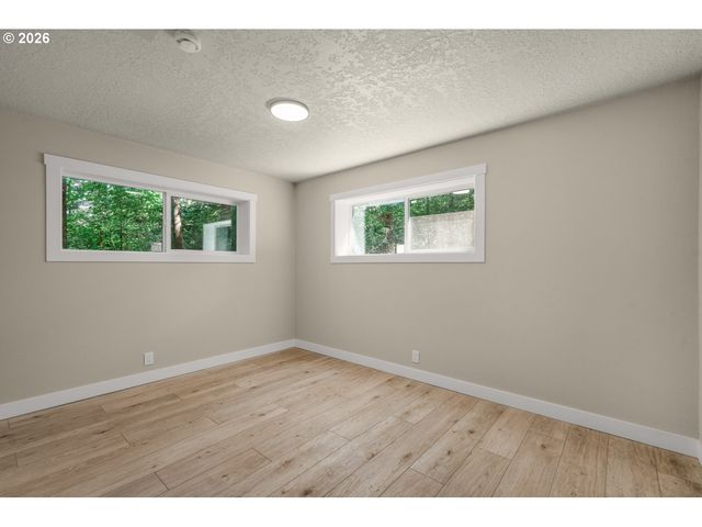 22420 S PARROT CREEK Rd, Oregon City, OR 97045