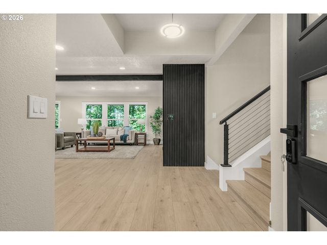 22420 S PARROT CREEK Rd, Oregon City, OR 97045