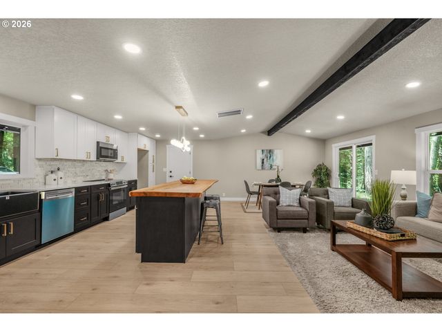 22420 S PARROT CREEK Rd, Oregon City, OR 97045