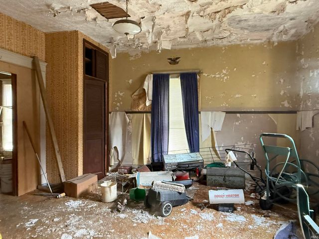 1310 4th Street, Bedford, IN 47421