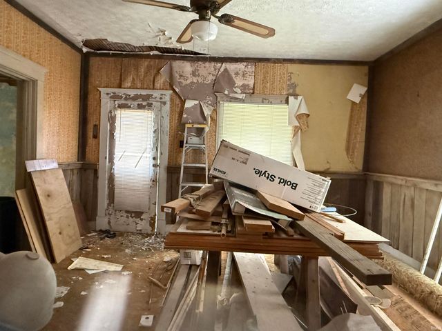 1310 4th Street, Bedford, IN 47421