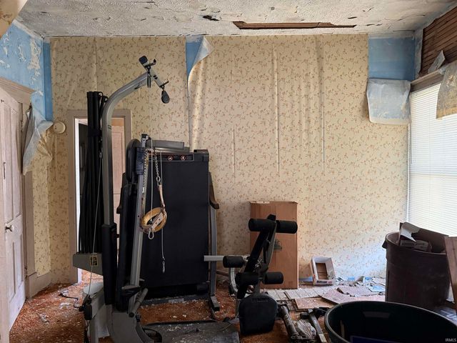 1310 4th Street, Bedford, IN 47421