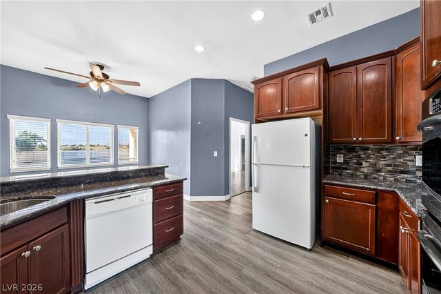 580 East Hickory Street, Pahrump, NV 89048
