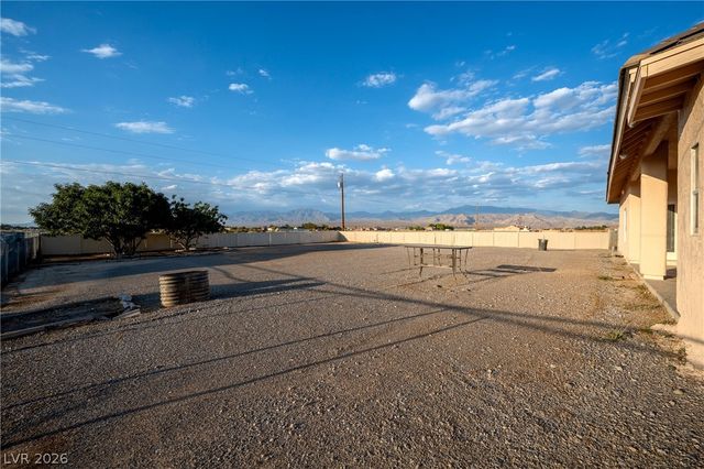 580 East Hickory Street, Pahrump, NV 89048