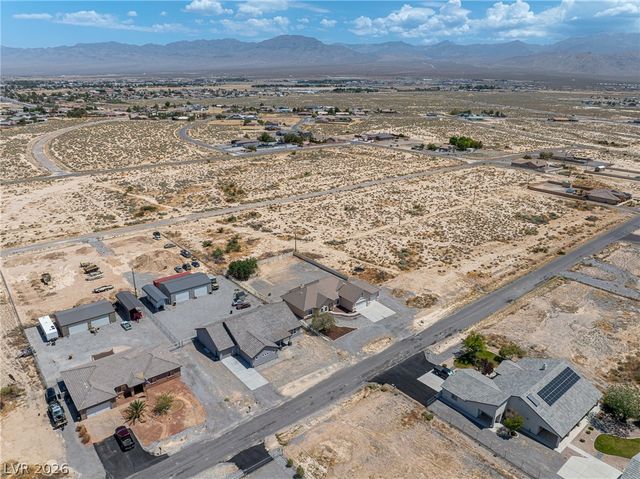 580 East Hickory Street, Pahrump, NV 89048