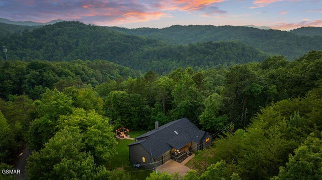 4822 White Pine Way, Sevierville, TN 37876