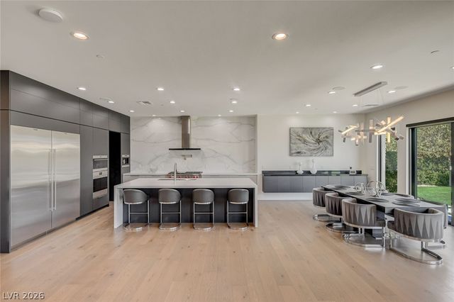 6 Drifting Shadow Way, Las Vegas, NV 89135
