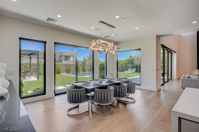 6 Drifting Shadow Way, Las Vegas, NV 89135