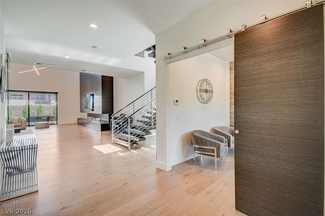 6 Drifting Shadow Way, Las Vegas, NV 89135