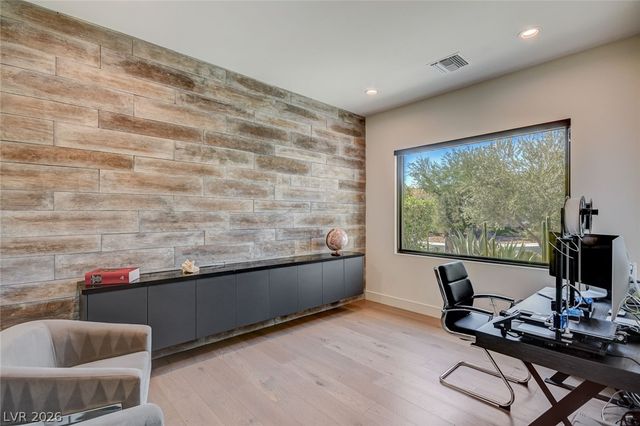6 Drifting Shadow Way, Las Vegas, NV 89135