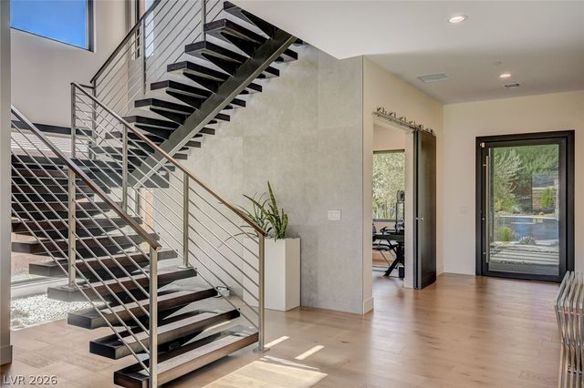 6 Drifting Shadow Way, Las Vegas, NV 89135