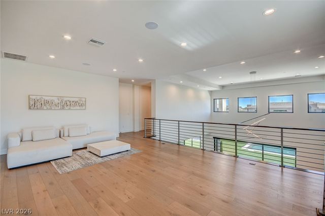 6 Drifting Shadow Way, Las Vegas, NV 89135