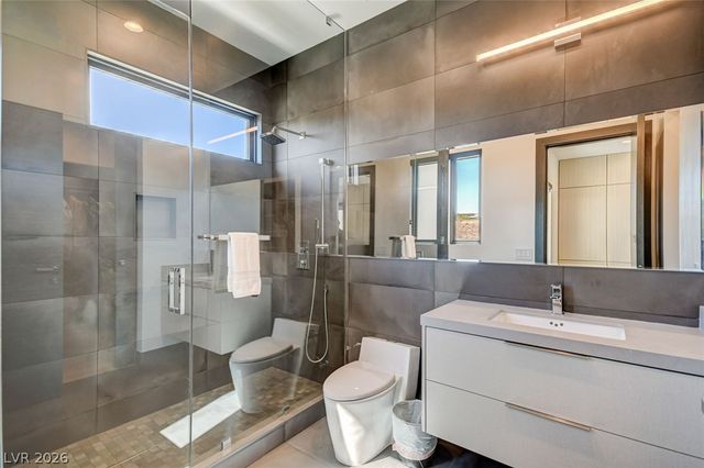 6 Drifting Shadow Way, Las Vegas, NV 89135
