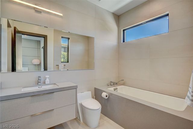 6 Drifting Shadow Way, Las Vegas, NV 89135