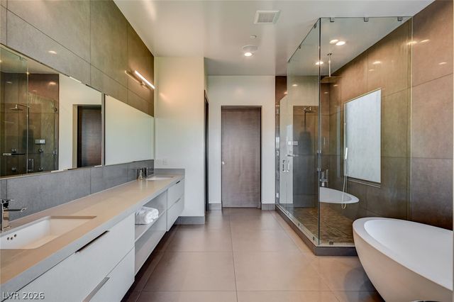 6 Drifting Shadow Way, Las Vegas, NV 89135