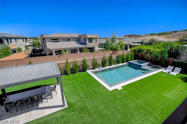 6 Drifting Shadow Way, Las Vegas, NV 89135