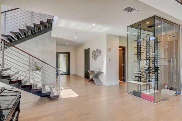 6 Drifting Shadow Way, Las Vegas, NV 89135