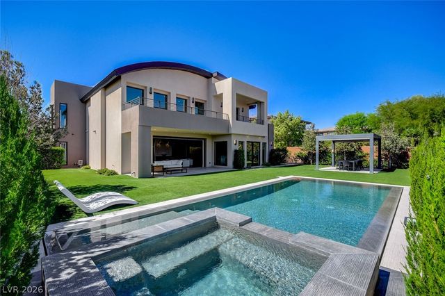 6 Drifting Shadow Way, Las Vegas, NV 89135