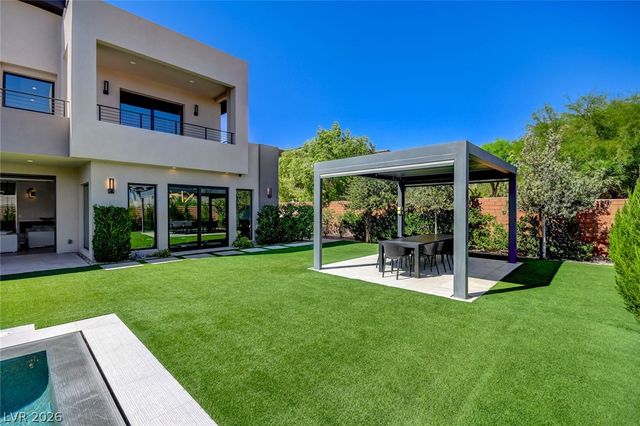 6 Drifting Shadow Way, Las Vegas, NV 89135