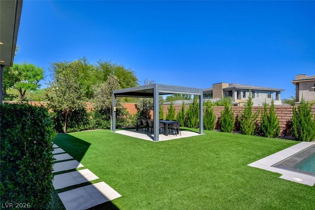 6 Drifting Shadow Way, Las Vegas, NV 89135
