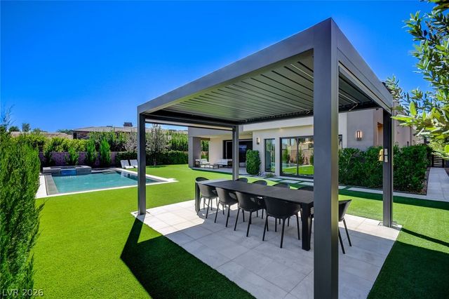 6 Drifting Shadow Way, Las Vegas, NV 89135