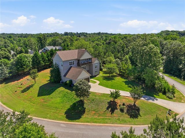 142 W Waters Edge Lane, West Union, SC 29696