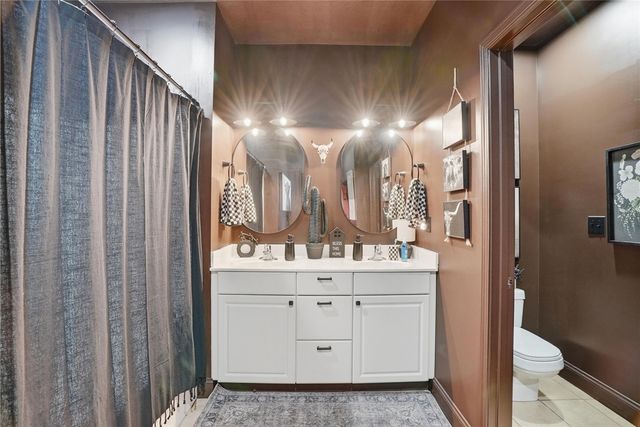 142 W Waters Edge Lane, West Union, SC 29696
