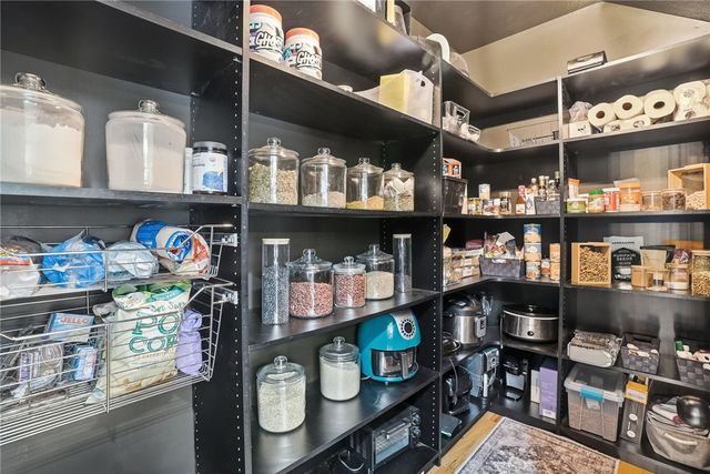 142 W Waters Edge Lane, West Union, SC 29696