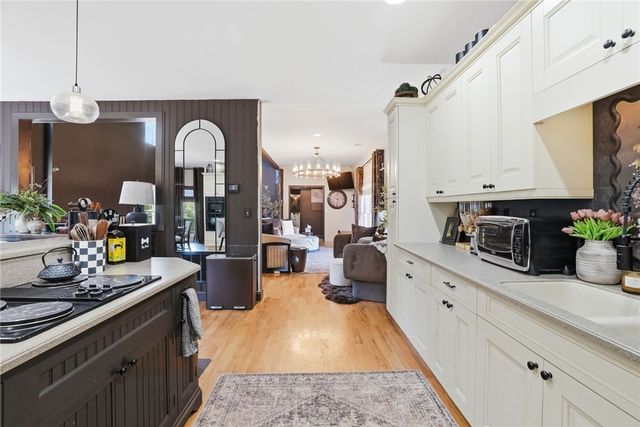 142 W Waters Edge Lane, West Union, SC 29696