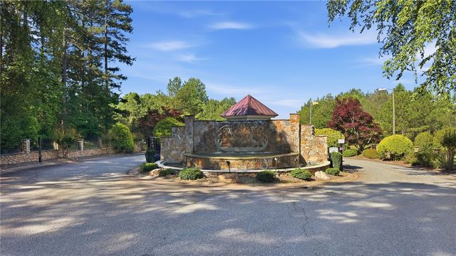 142 W Waters Edge Lane, West Union, SC 29696