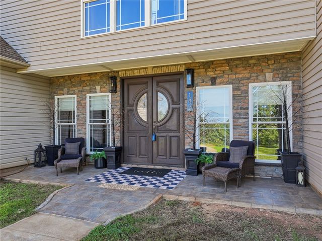 142 W Waters Edge Lane, West Union, SC 29696