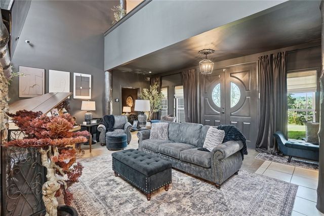 142 W Waters Edge Lane, West Union, SC 29696