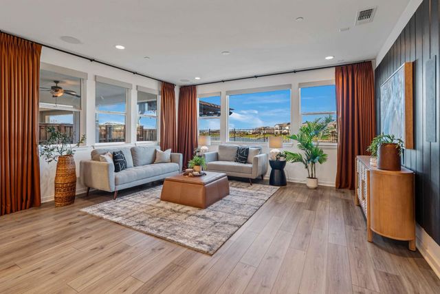 3267 Talbot Dr, Lathrop, CA 95330