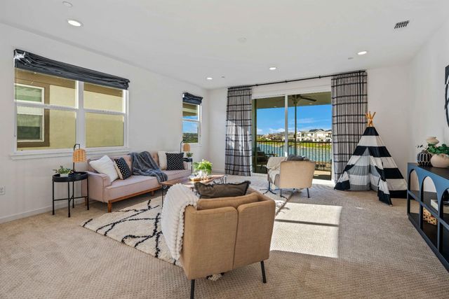 3267 Talbot Dr, Lathrop, CA 95330