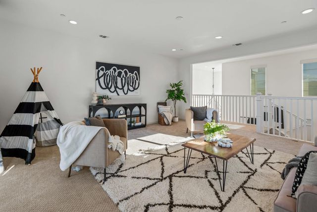 3267 Talbot Dr, Lathrop, CA 95330