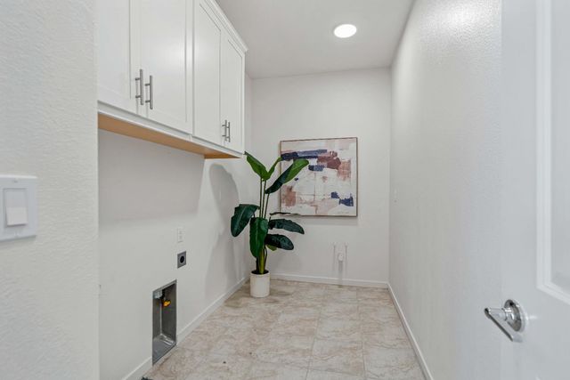 3267 Talbot Dr, Lathrop, CA 95330