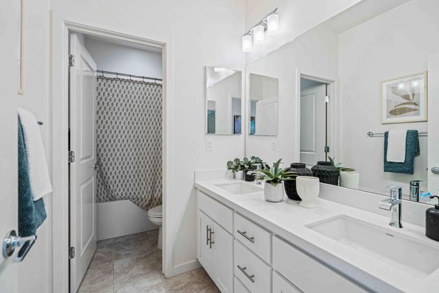 3267 Talbot Dr, Lathrop, CA 95330