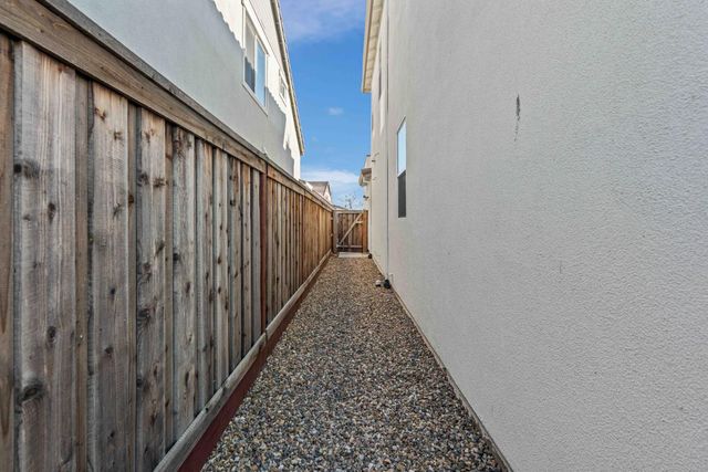 3267 Talbot Dr, Lathrop, CA 95330