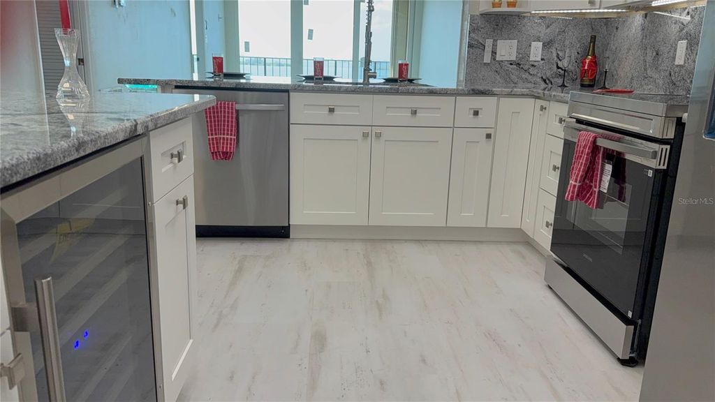 Image 21 of property listing at 2530 GARY CIRCLE 802, Dunedin, FL 34698