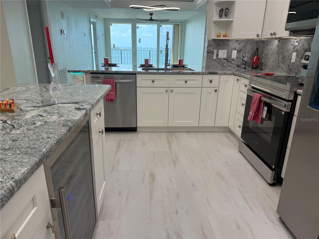 Image 26 of property listing at 2530 GARY CIRCLE 802, Dunedin, FL 34698