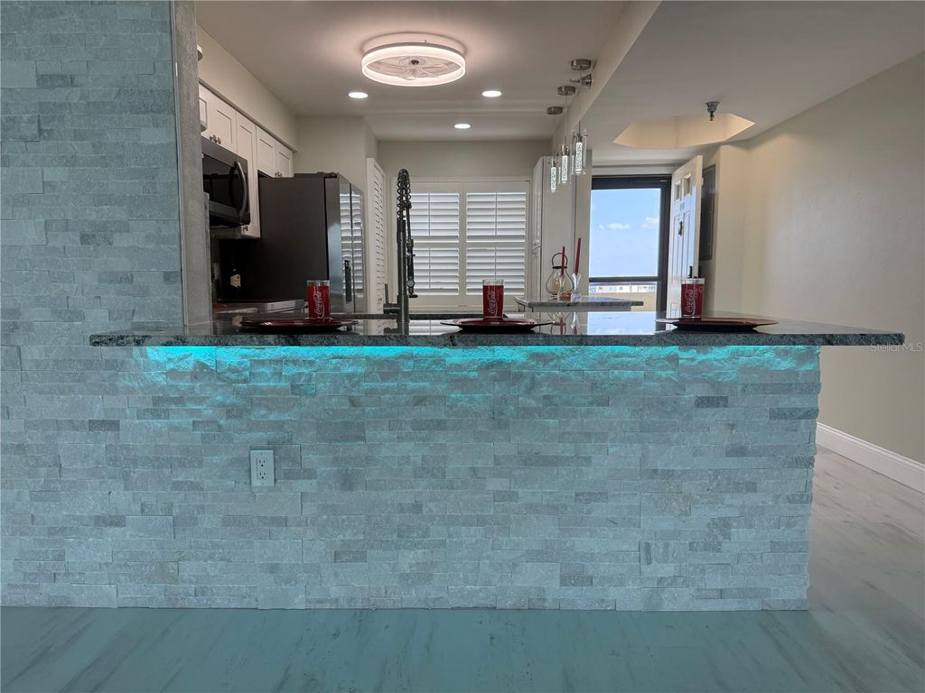 Image 28 of property listing at 2530 GARY CIRCLE 802, Dunedin, FL 34698