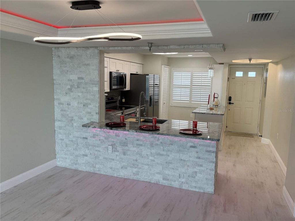 Image 29 of property listing at 2530 GARY CIRCLE 802, Dunedin, FL 34698