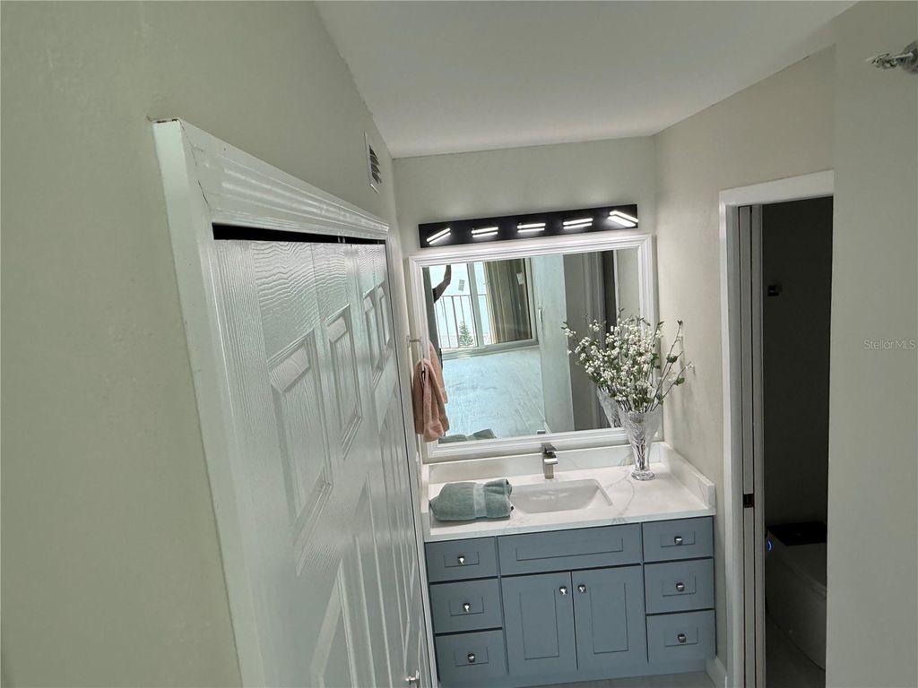 Image 40 of property listing at 2530 GARY CIRCLE 802, Dunedin, FL 34698