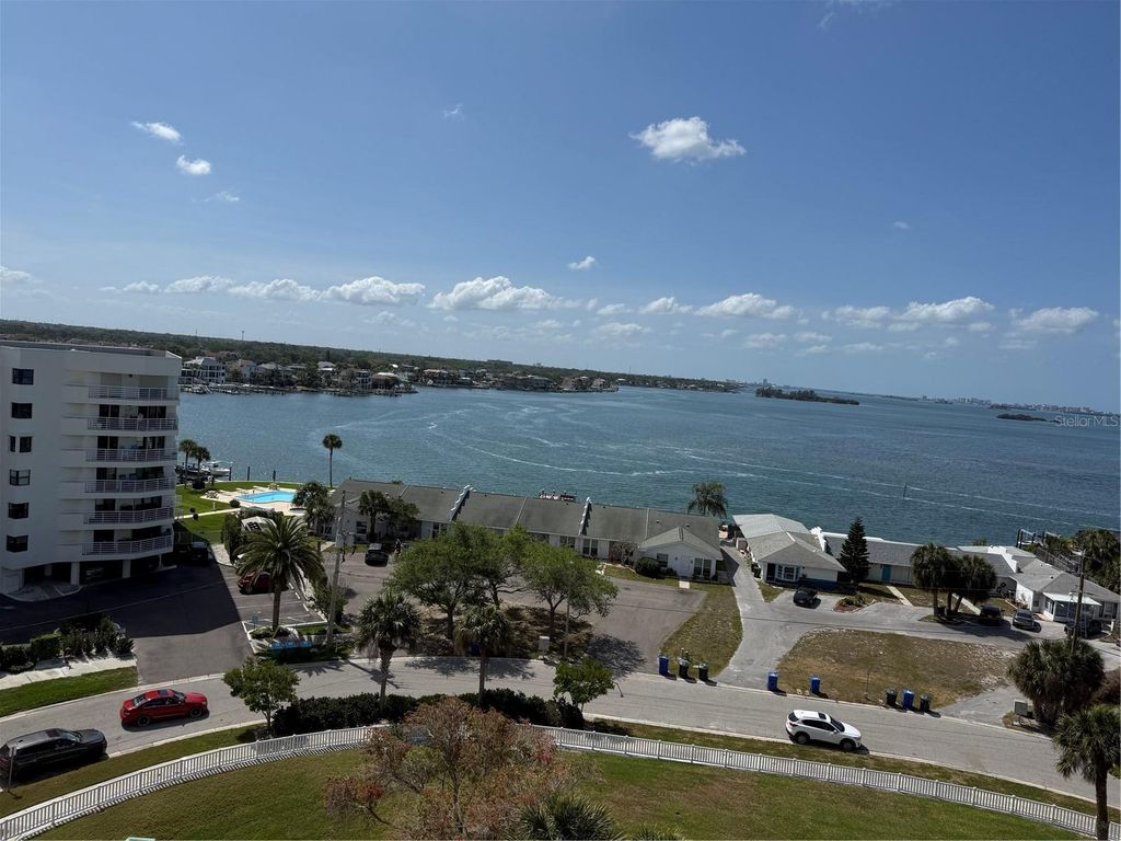 Image 57 of property listing at 2530 GARY CIRCLE 802, Dunedin, FL 34698