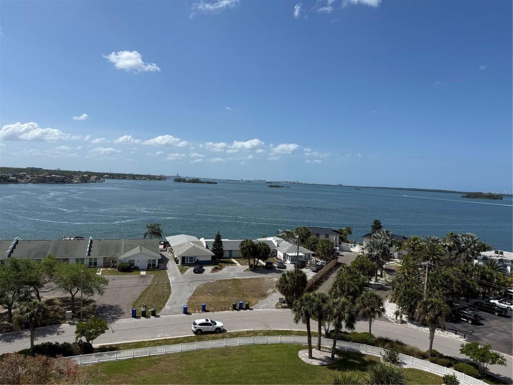 Image 58 of property listing at 2530 GARY CIRCLE 802, Dunedin, FL 34698