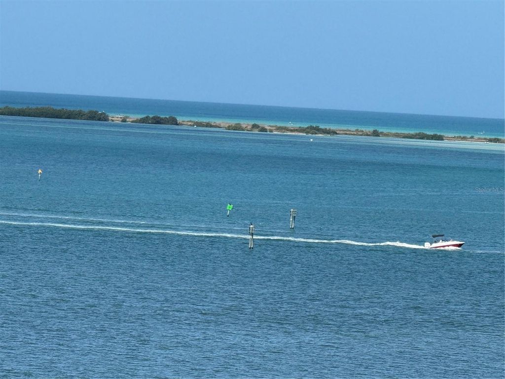 Image 65 of property listing at 2530 GARY CIRCLE 802, Dunedin, FL 34698