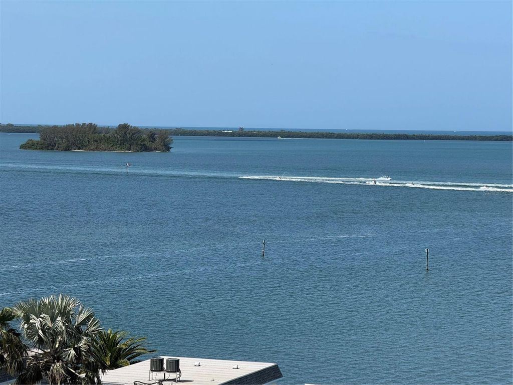 Image 66 of property listing at 2530 GARY CIRCLE 802, Dunedin, FL 34698