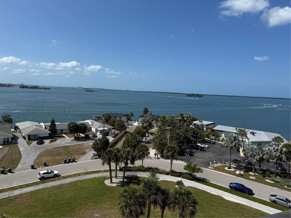 Image 68 of property listing at 2530 GARY CIRCLE 802, Dunedin, FL 34698